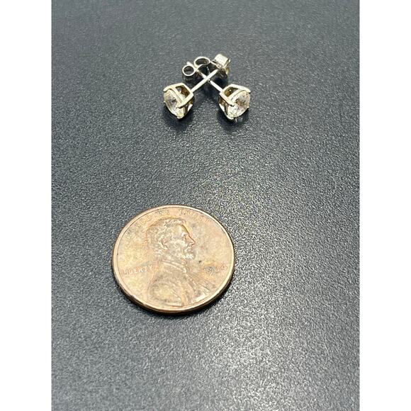 Ross Simons 14K White Gold Round Prong Set Post Stud Earrings 5.7mm 0.98 grams - Picture 4 of 10